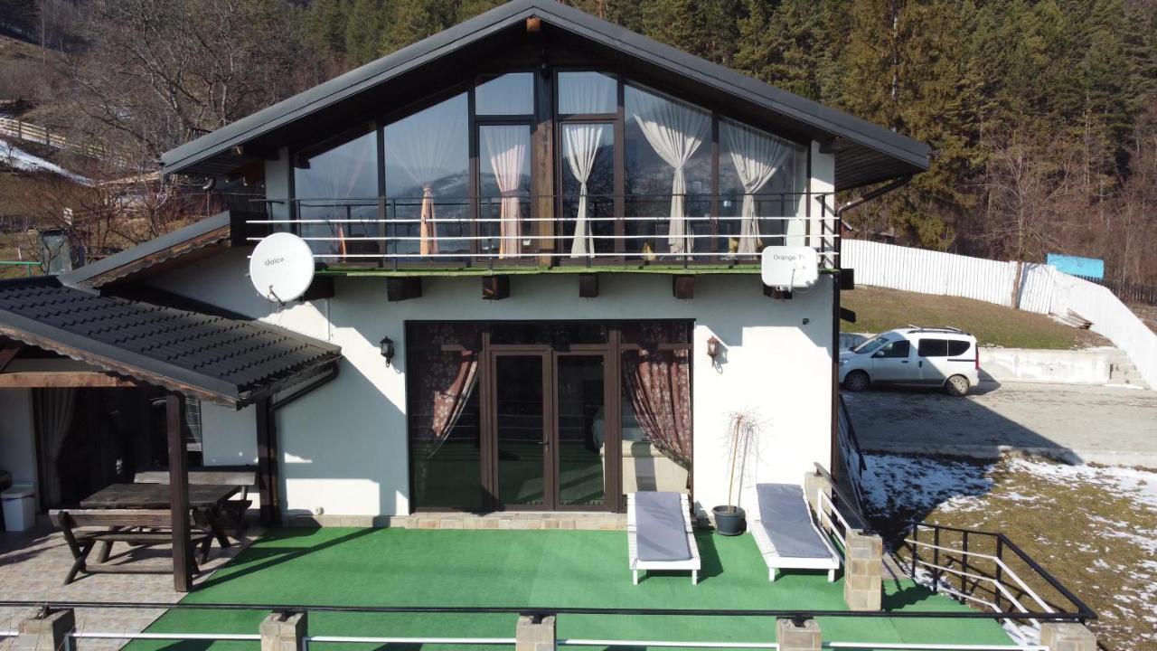 Villa Casa Yla Piatra Neamţ Exterior foto