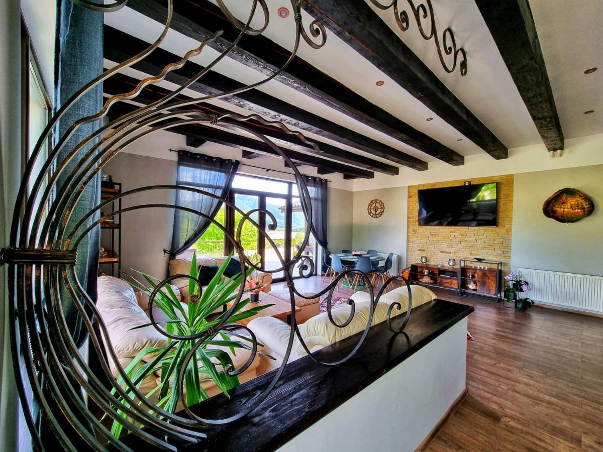Villa Casa Yla Piatra Neamţ Exterior foto