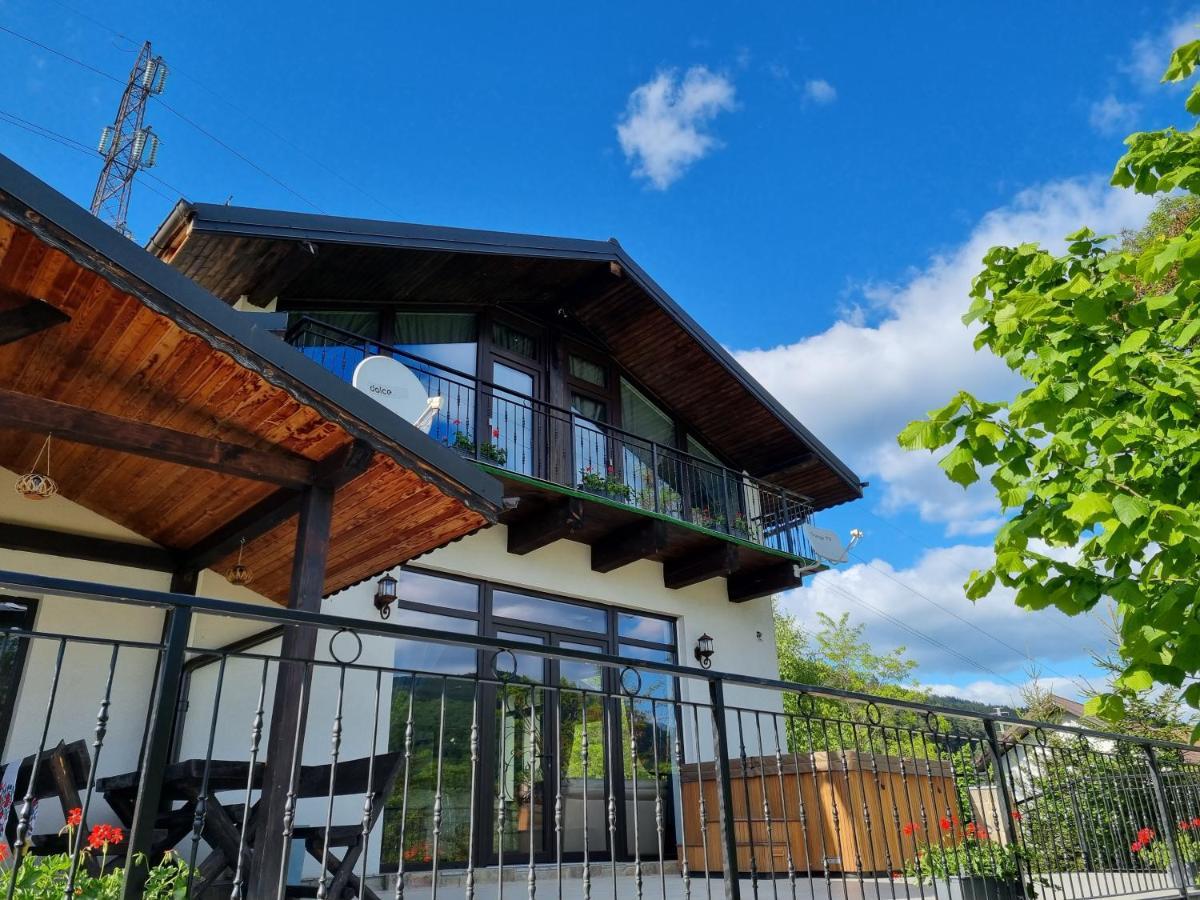 Villa Casa Yla Piatra Neamţ Exterior foto