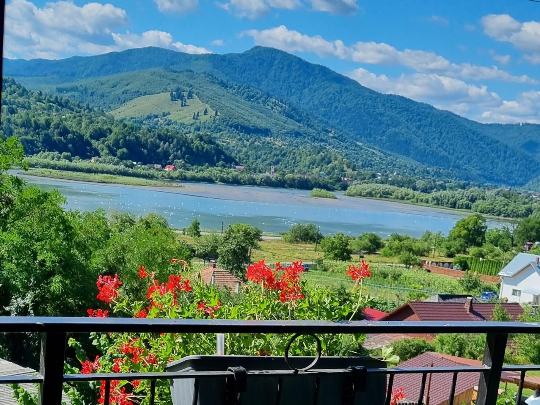 Villa Casa Yla Piatra Neamţ Exterior foto